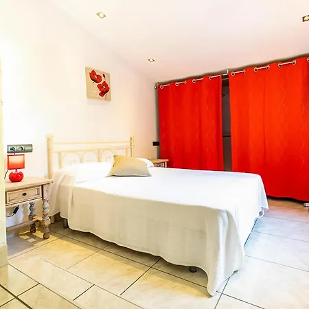 Holiday home Casa L'escala, 4 Dormitorios, 8 Personas - Es-325-30 *