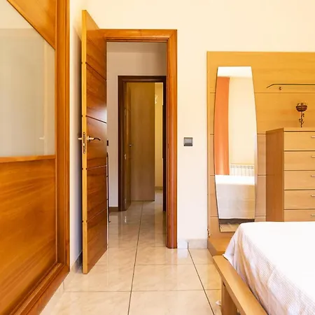 Casa L'escala, 4 Dormitorios, 8 Personas - Es-325-30 Holiday home